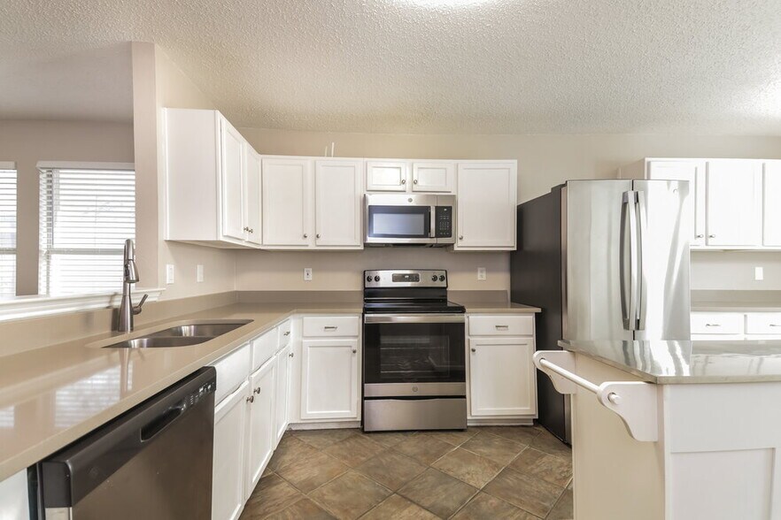 Building Photo - 4407 Cedar Crest Dr