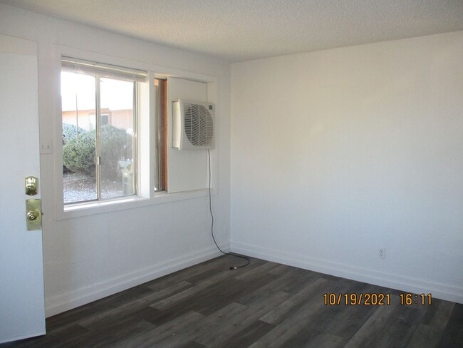 Building Photo - 540 North Ave