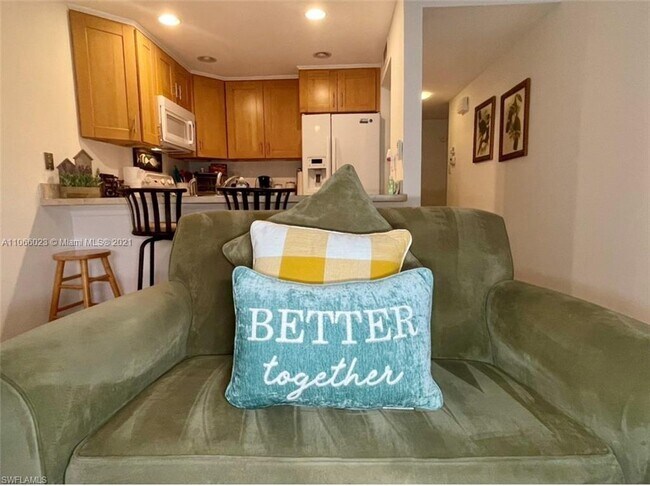 Building Photo - 4912 Vincennes St