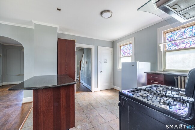 Building Photo - 430 Blohm St