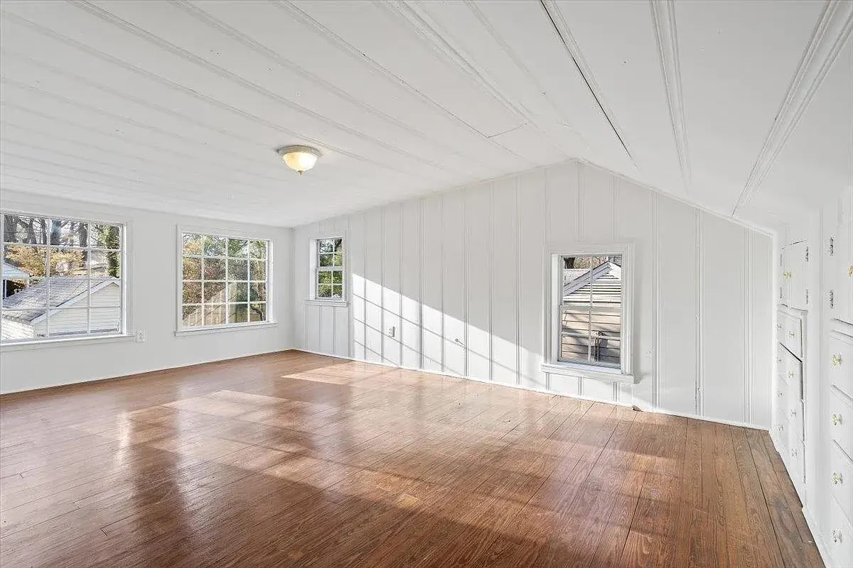 Upstairs Room View 1 - 181 Picardy St