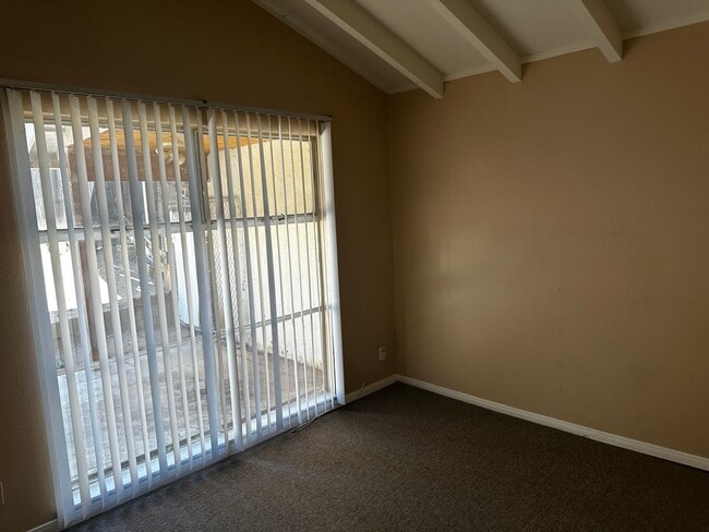Building Photo - Riverside Home For Rent- 3 bedrooms!