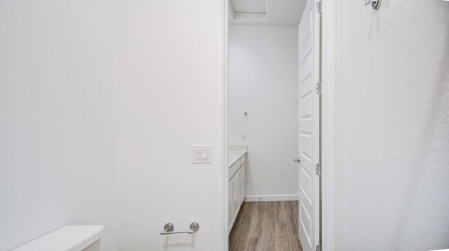 Building Photo - NEW 4 Bedroom home in Phoenix!