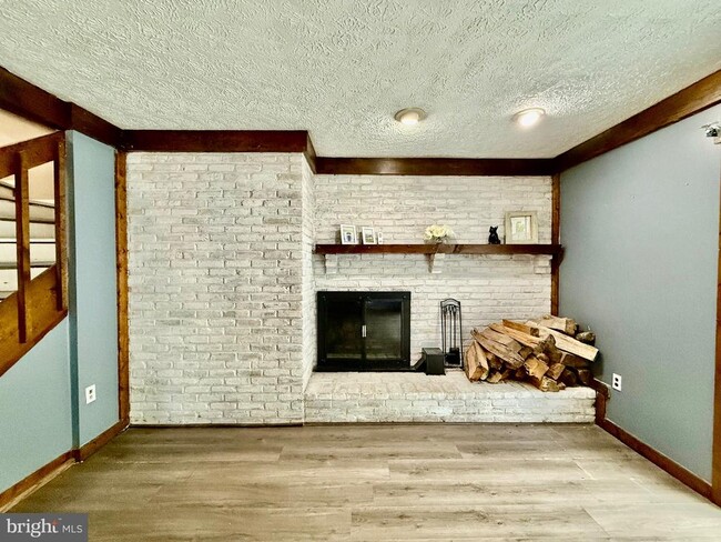 Building Photo - 7635 Stoney Creek Dr