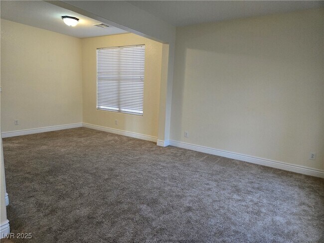 Building Photo - 221 Palmarosa St