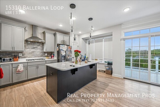 Building Photo - 15310 Ballerina Lp