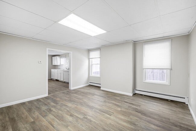 Building Photo - 1534 5th Ave