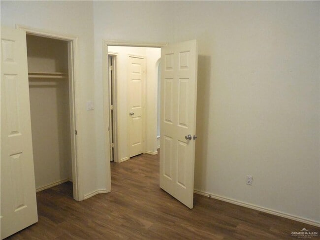 Building Photo - 32 E St