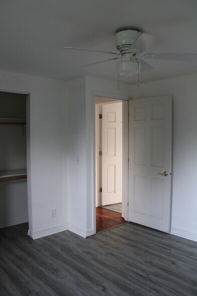 Building Photo - 2807 Benjamin Dr