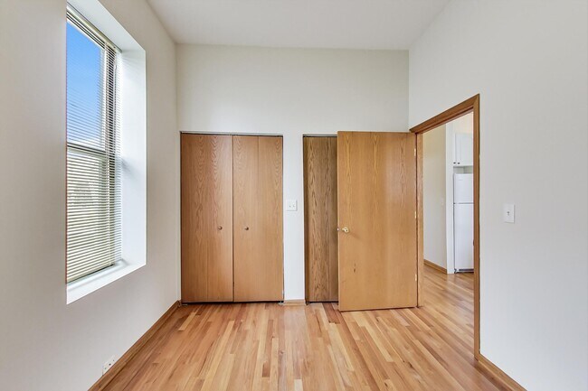 Building Photo - 1769 N Clybourn Ave