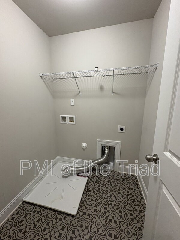 Building Photo - 1103 Chariot Square