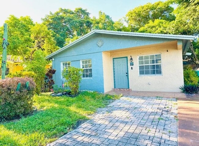 Primary Photo - 2941 NW 9th Pl