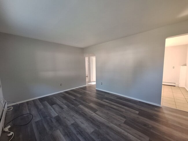 Building Photo - Charming 3 bedroom ranch