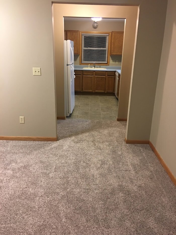 Building Photo - 2042 Cliff Alex Ct S