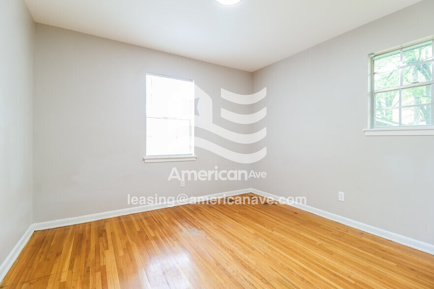 Building Photo - 2 Regency Ct