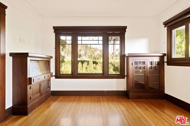 Building Photo - 5850 Foothill Dr