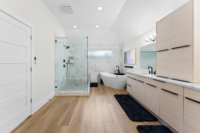 Building Photo - 10826 Moonlight Dr