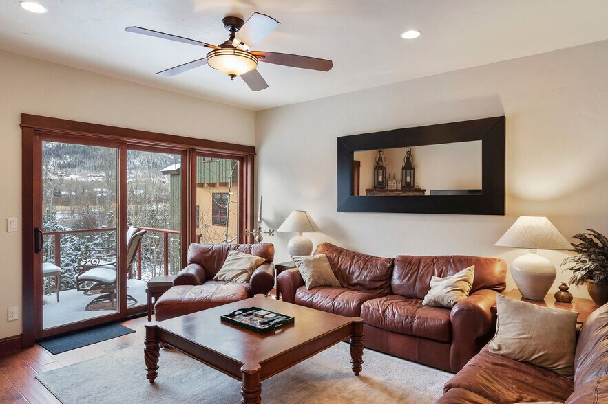 Building Photo - 313 Majestic Cir
