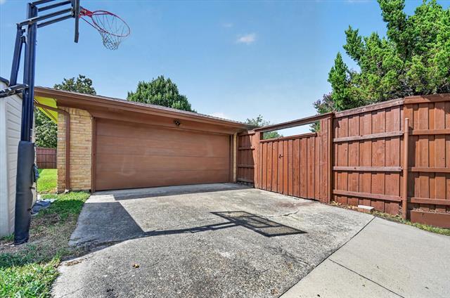 Building Photo - 2816 Pinehurst Dr