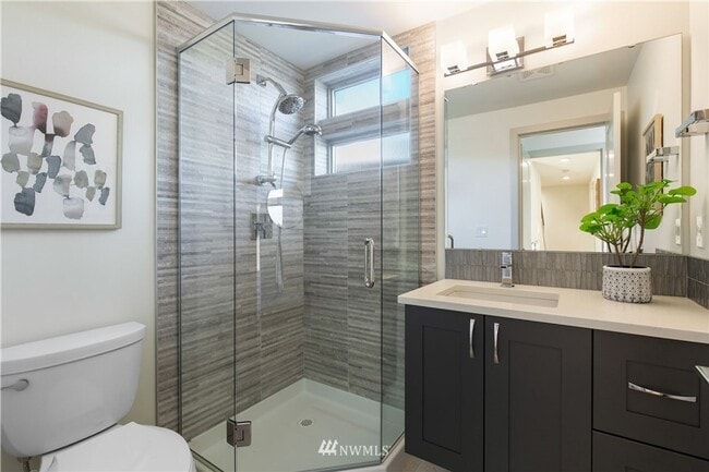 Building Photo - Modern 4-Bedroom Townhome in the Heart of ...
