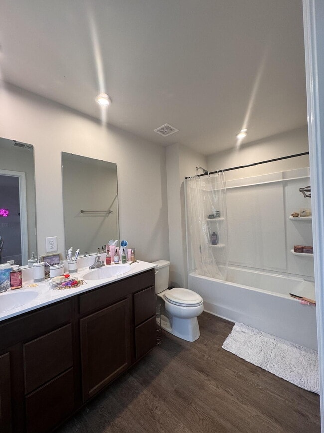 Building Photo - Charming 3-Bed, 2.5-Bath Home in Woodruff ...