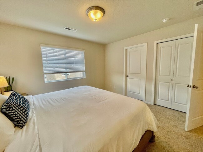 Main bedroom - 7797 NW Spirea St