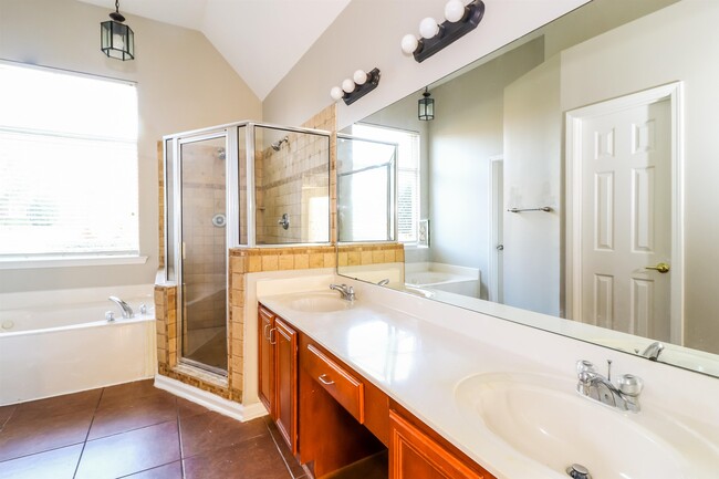 Building Photo - 1079 Mossy Knoll Dr