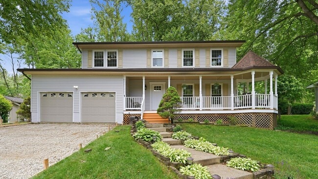 Building Photo - Newly Renovated 5 Bedroom Home With Country Porch!
