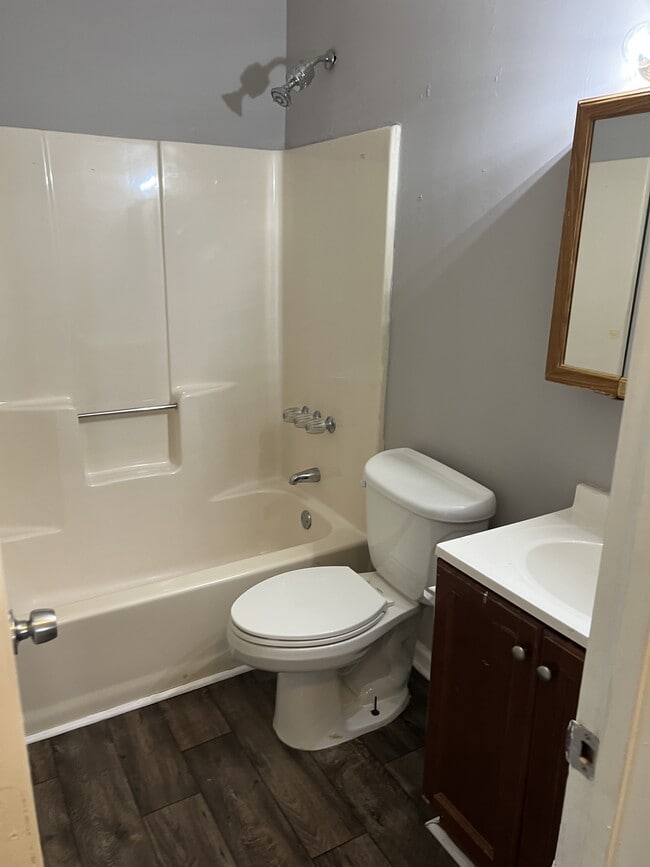 Building Photo - 2051 Charter Ln