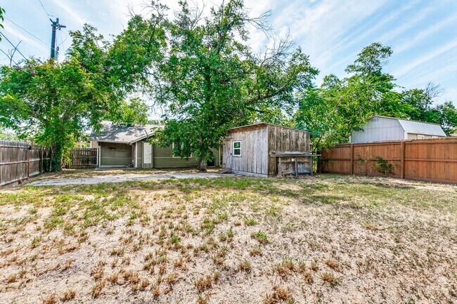 Building Photo - 1013 N Palmetto Ave
