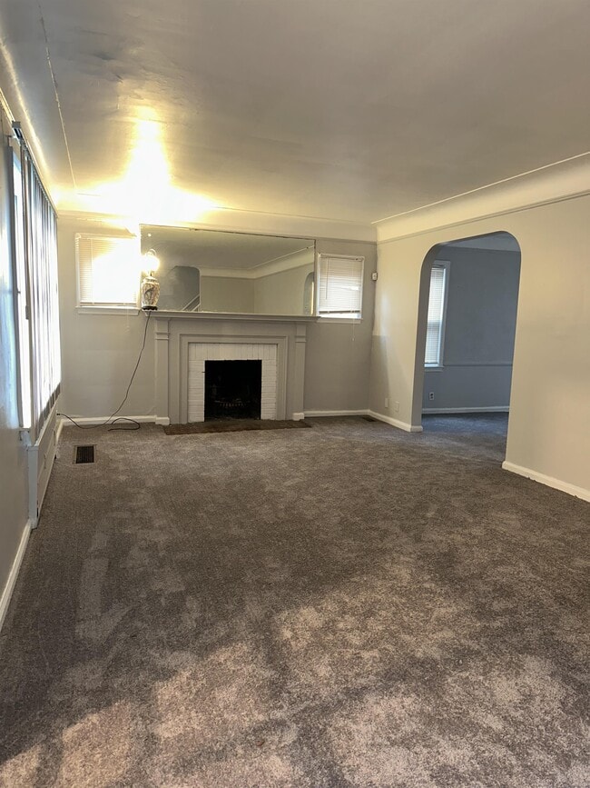 Building Photo - 10813 Whitehill St