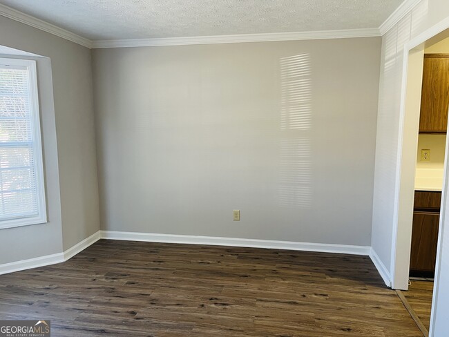 Building Photo - 1522 Paces Ferry N Dr SE