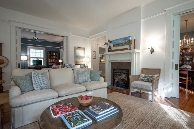 Building Photo - 290 Milledge Cir