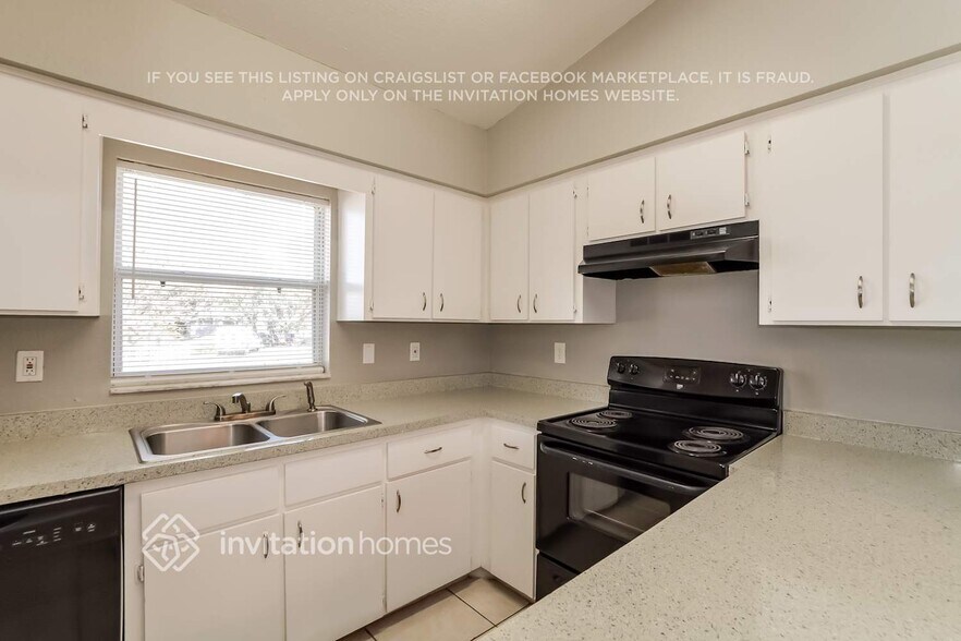 Building Photo - 323 Boca Ciega Rd