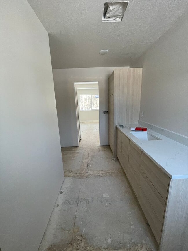 Building Photo - 7442 N Paw St