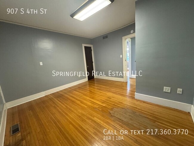 Building Photo - 907 S 4th St