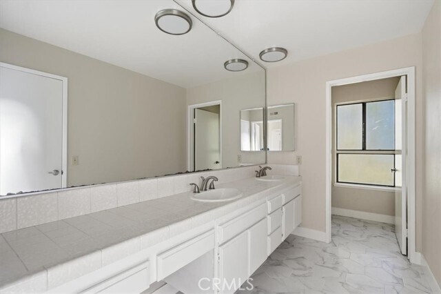 Building Photo - 780 Carriage Cir