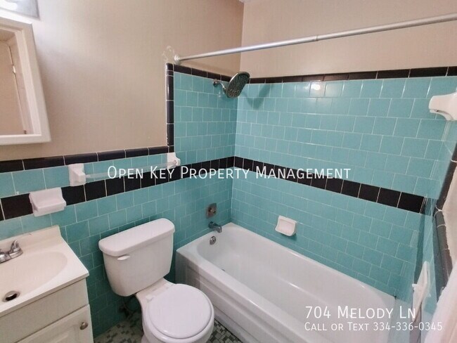 Building Photo - 704 Melody Ln