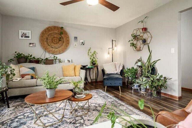 Building Photo - 3 Bedroom 2 Bathroom Home in Turner School District