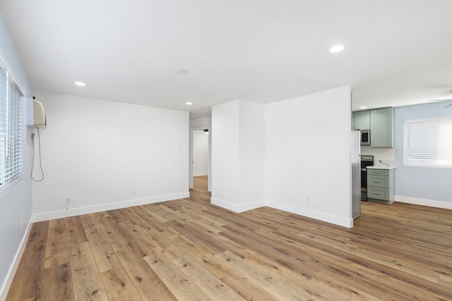 Building Photo - 725 Washington Heights Rd