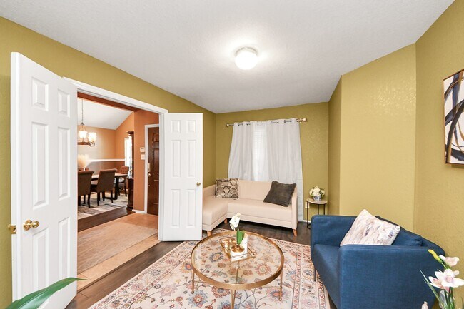 Building Photo - 8714 7 Pines Ln