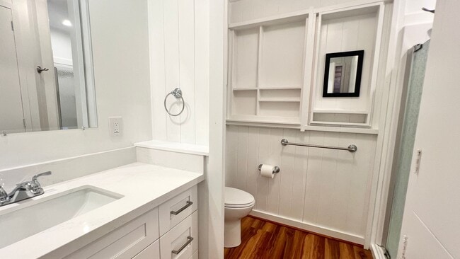 Building Photo - AVAILABLE NOW! PARTIALLY RENOVATED 2 BEDRO...