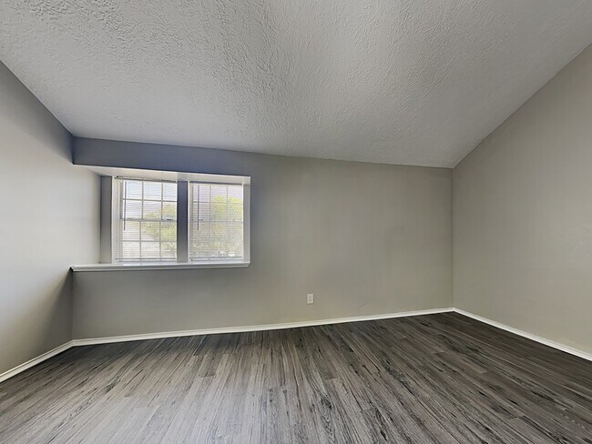 Building Photo - 22723 Brafferton Ln