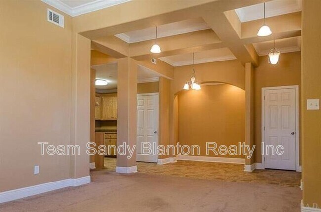 Building Photo - 542 S 72nd Ave