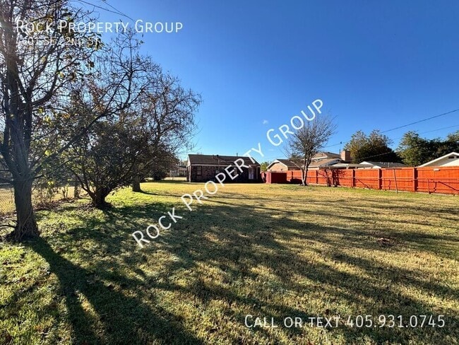 Building Photo - 4601 SE 22nd St