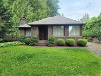 Building Photo - 3 Bedroom Home Convenient Bremerton Location!