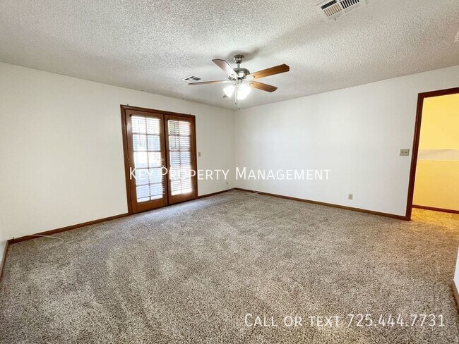 Building Photo - TWO STORY 4 BEDROOM WITH POOL NEAR SPRING ...