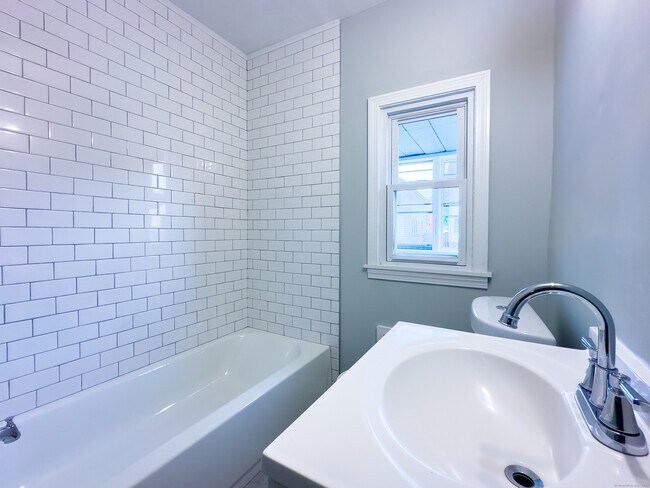 Building Photo - 249-251-251 Horace St