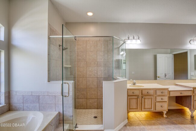 Building Photo - 4 Windwillow Ln