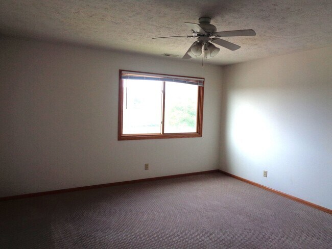 Building Photo - 5418 W Redberry Ln